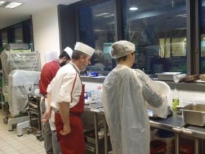 Expliceat lutte contre le gaspillage alimentaire en transformant du pain invendu en biscuits « Evadés » 