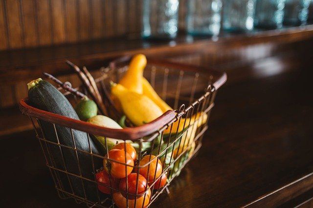 A teaching kit on budgeting and healthy eating 